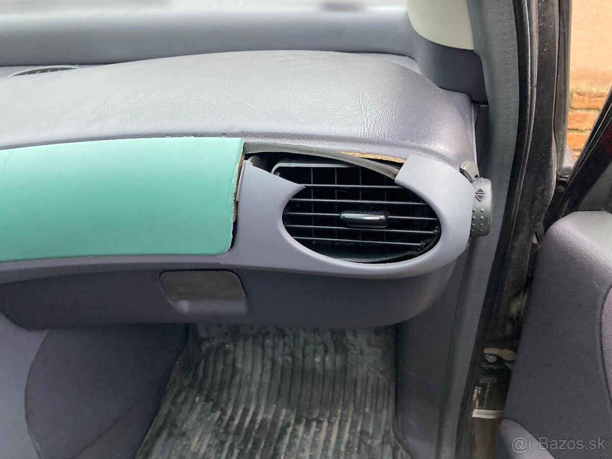 Mercedes a 1,4 benzín - 2