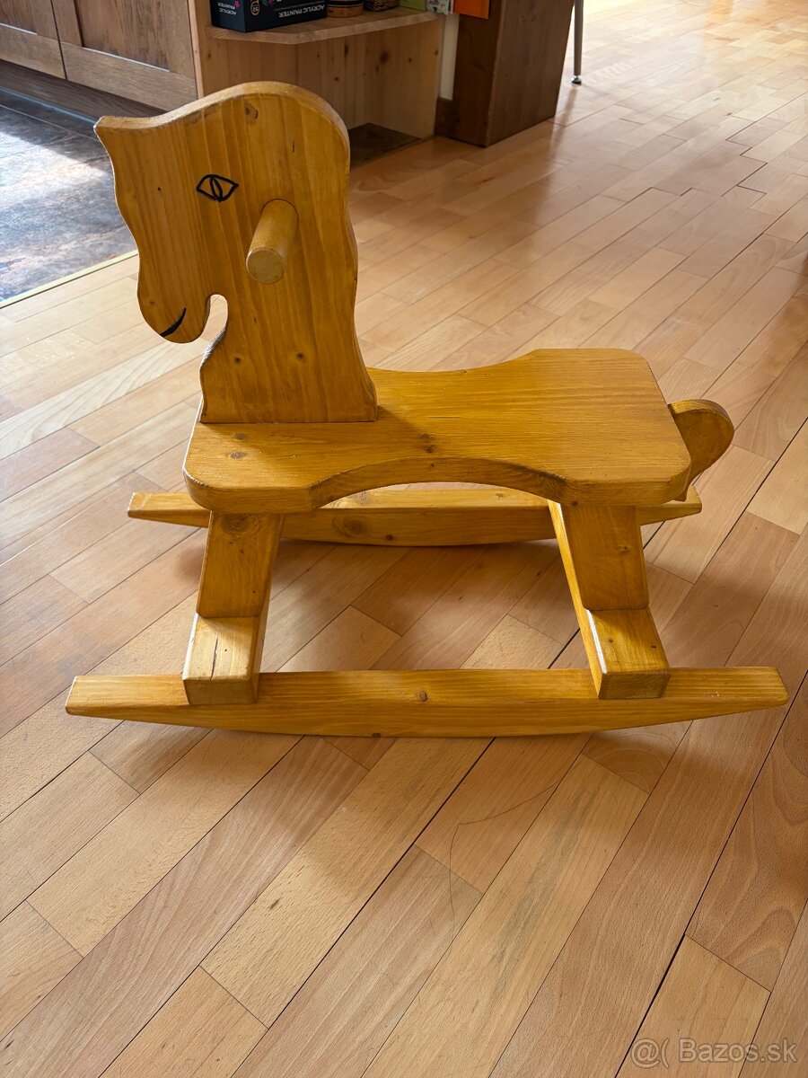 Drevený hojdací koník - 2
