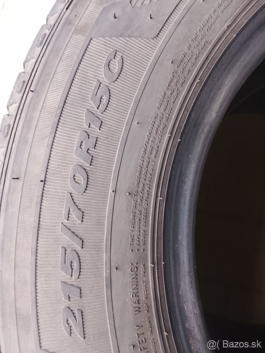 Predám letné pneu 215/70r15c - 2