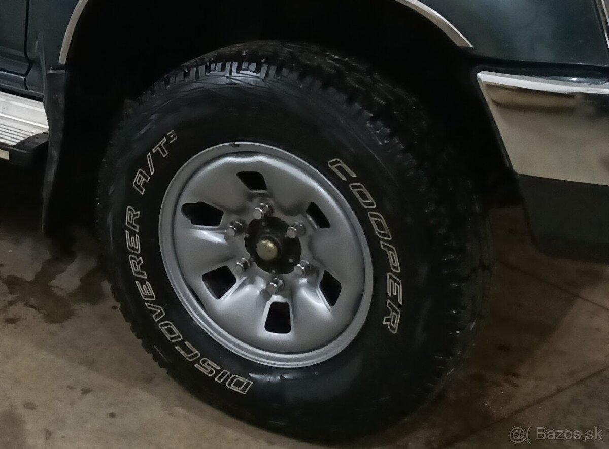 235/75 R15 6x139,7 Cooper Discoverer AT3