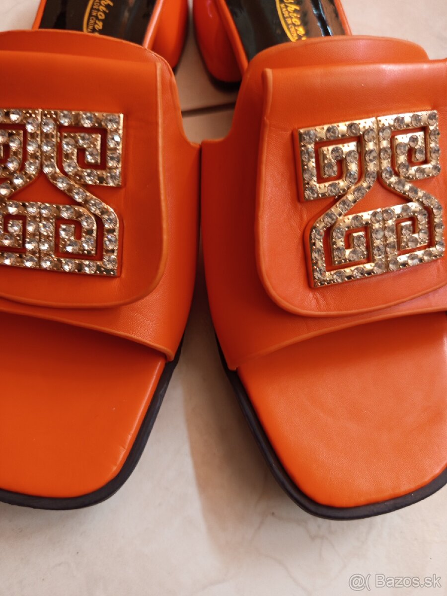 Dámske šľapky - 2