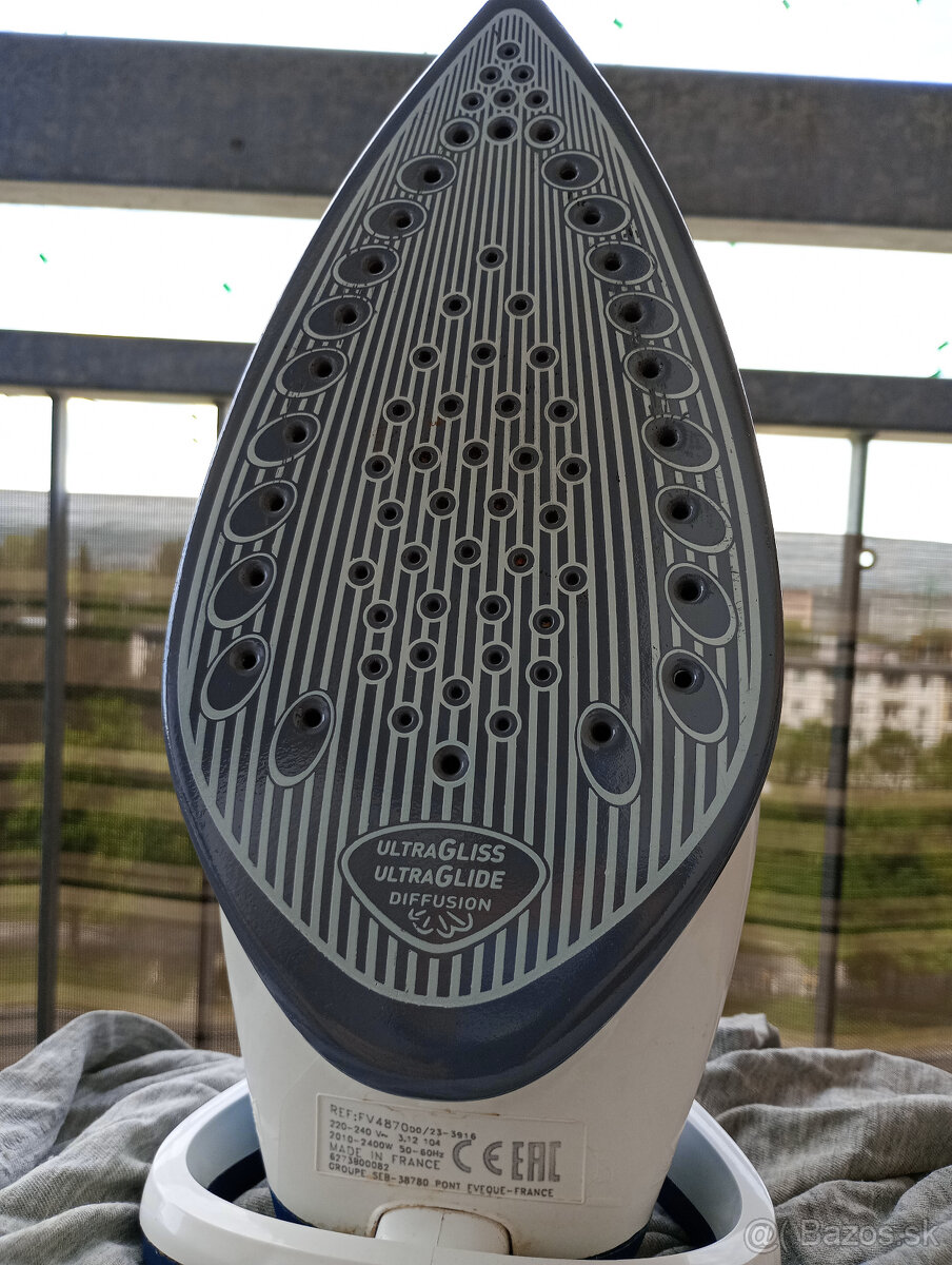 Predám žehličku Tefal ,AKUvysávače , vysávače - 2