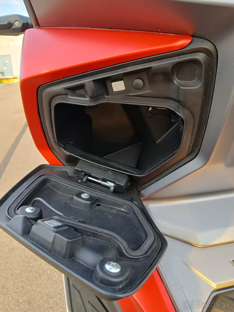 VOGE SR1 125I ADV červená - 2