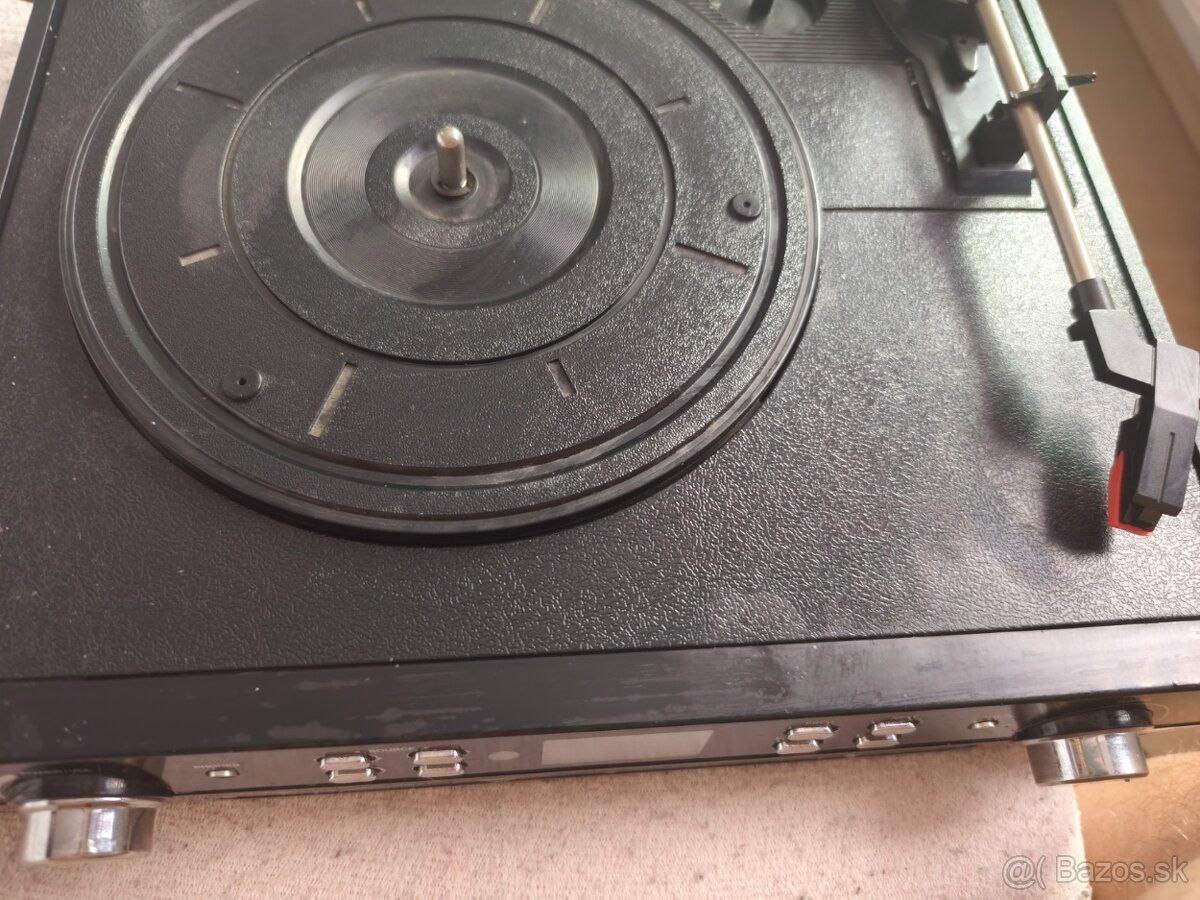 Predám tento Gramofon radiomagnetofon. - 2