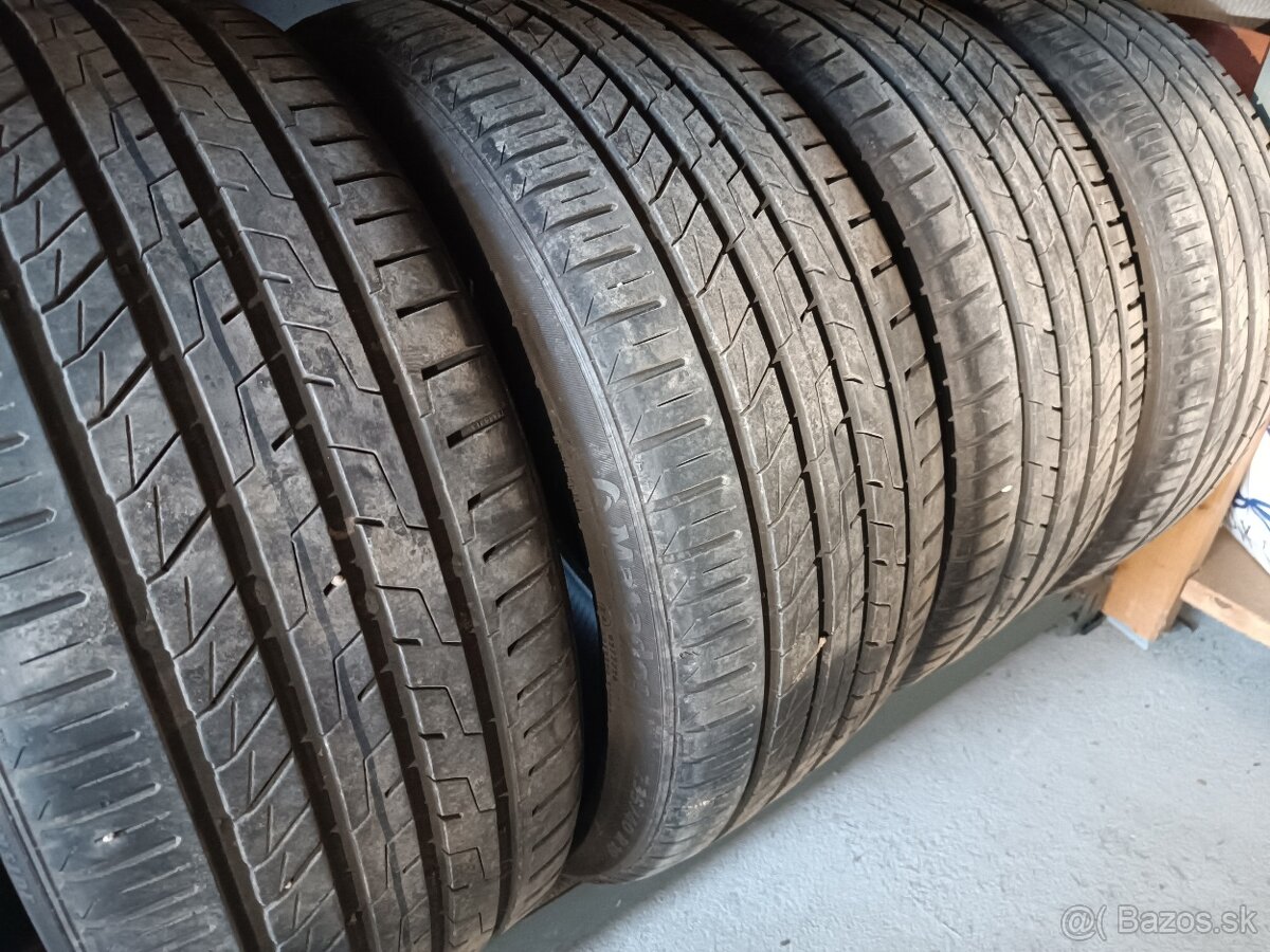 Matador 235/40 r19 - 2