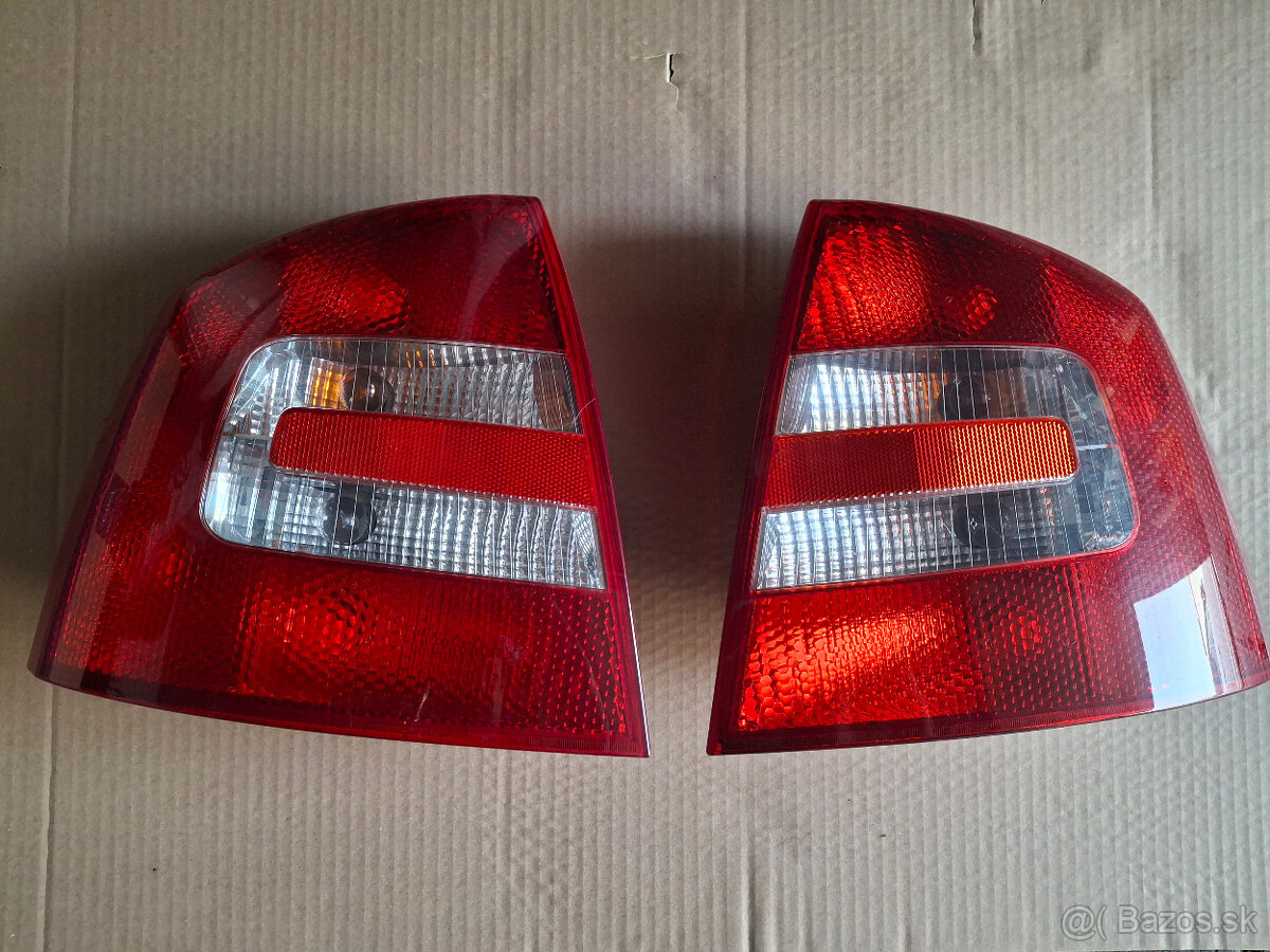 zadné svetlá octavia - 2