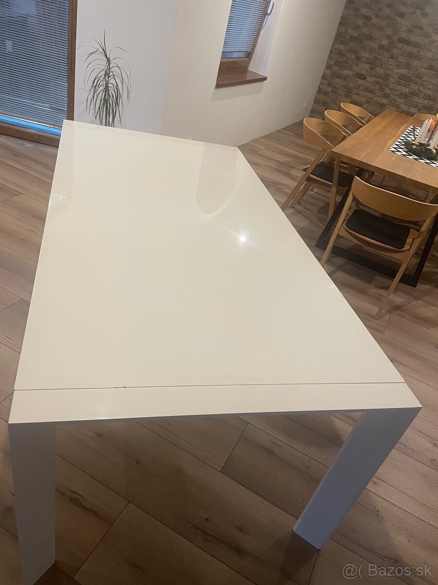 Jedálenský stôl - 2