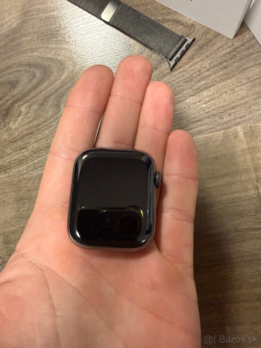 Apple Watch Series 9 45mm Graphite stainless steel - 2