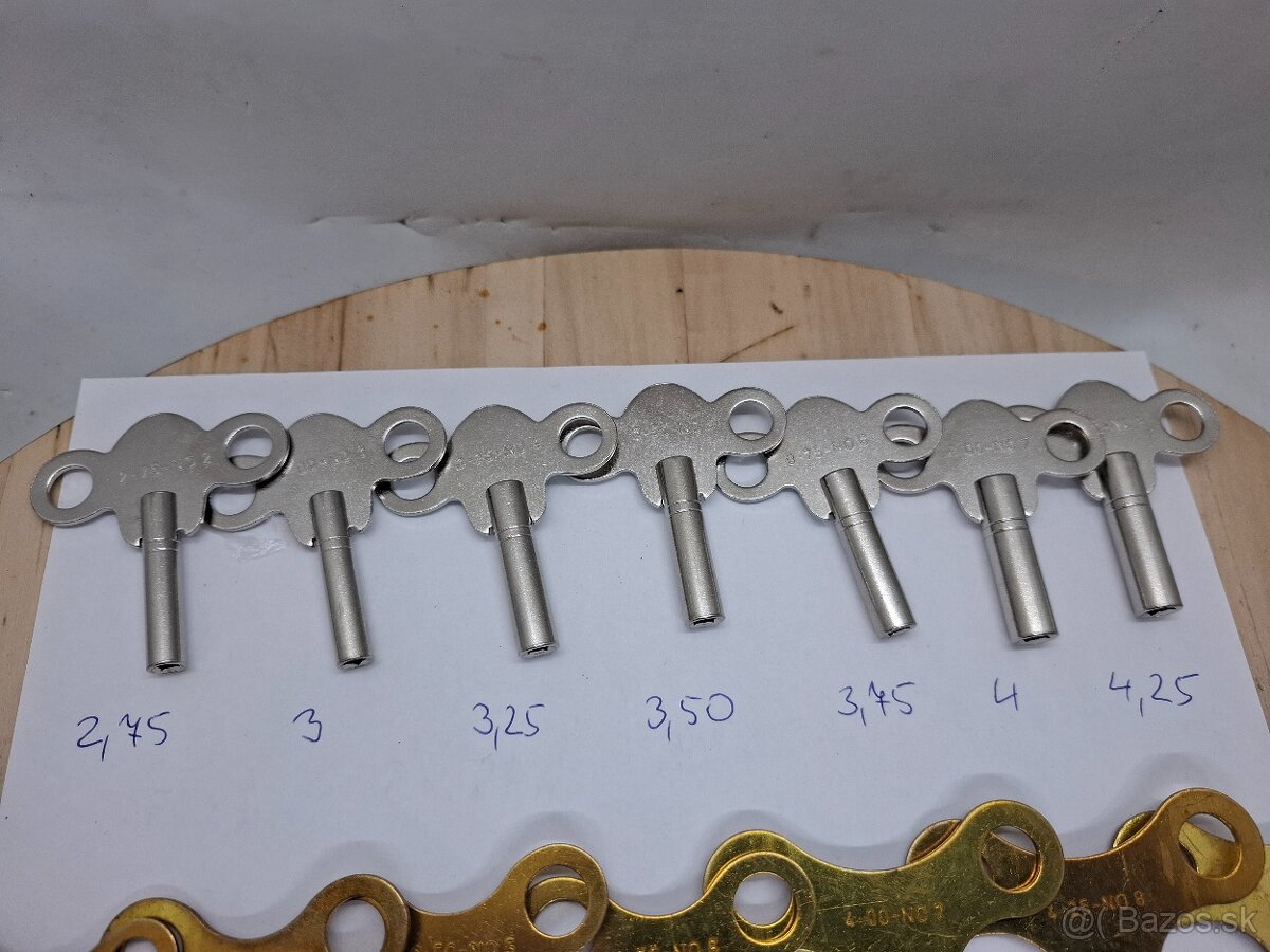 Predám klúčiky na starožitné hodiny rôzne velkosti kus 6€ - 2