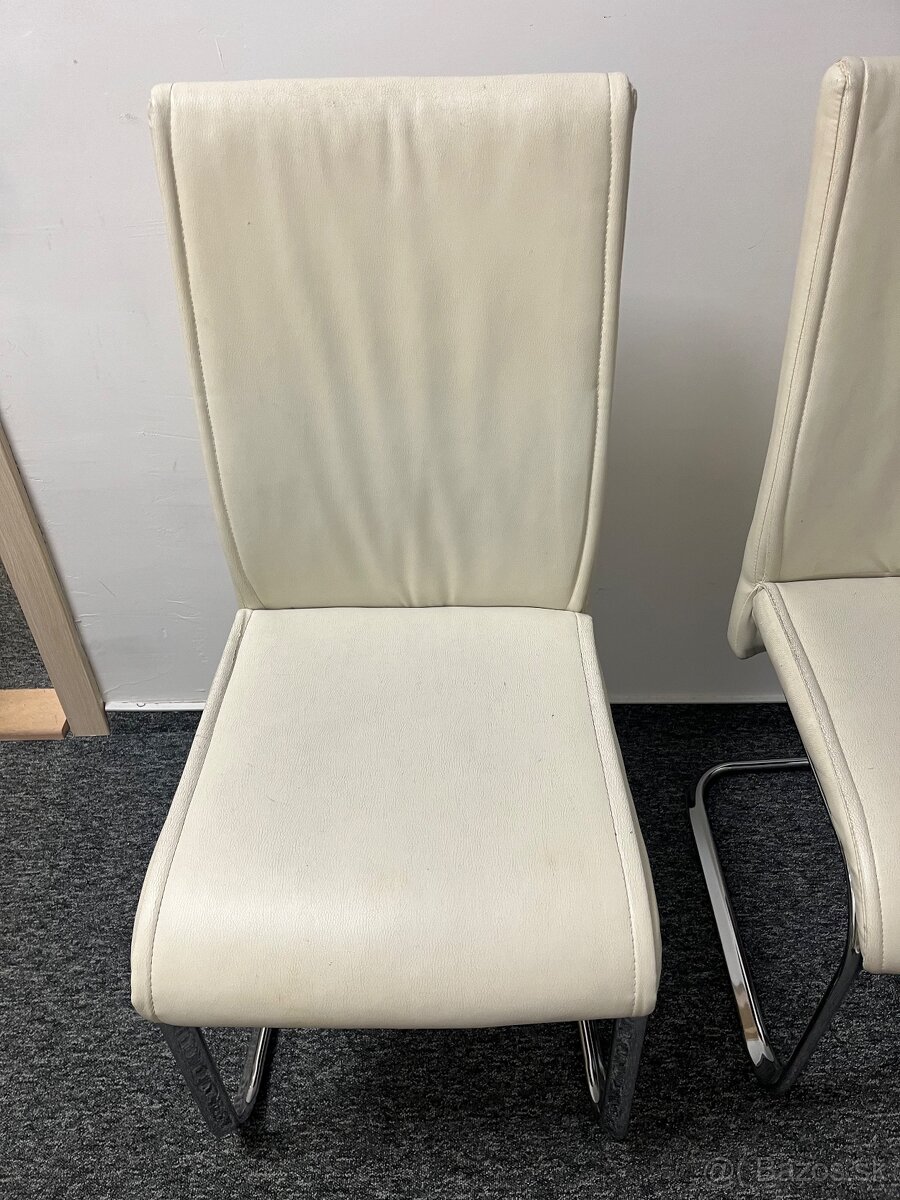 Darujem stoličky - 2