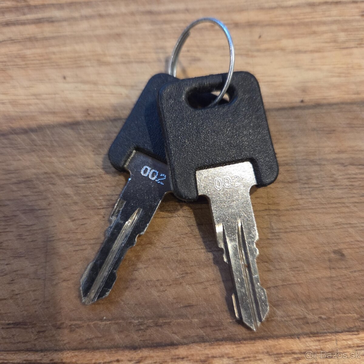 Predám 2 kľúče Thule č. 002 - 2