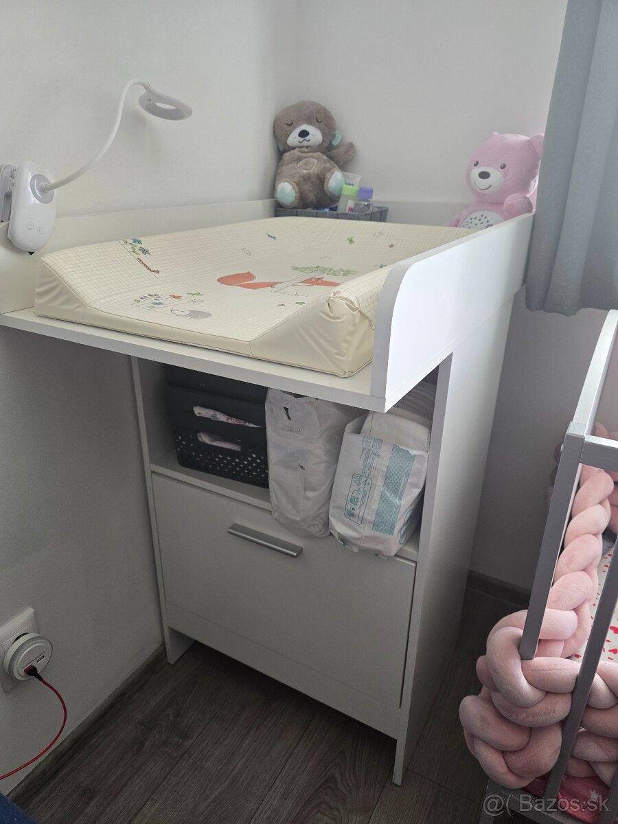 Komoda/skrinka s pultom/ prebalovaci pult - 2