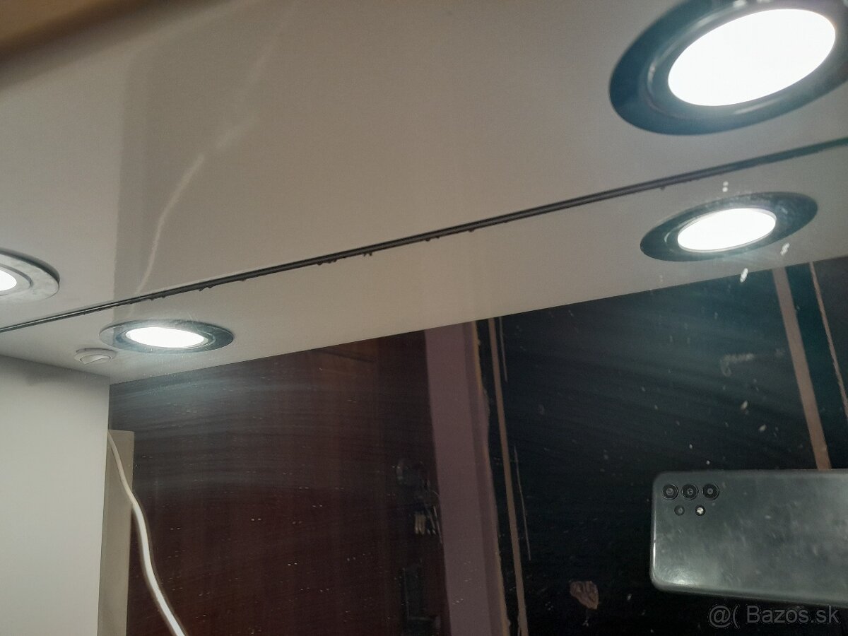 Predam skrinku do kupelne - 2