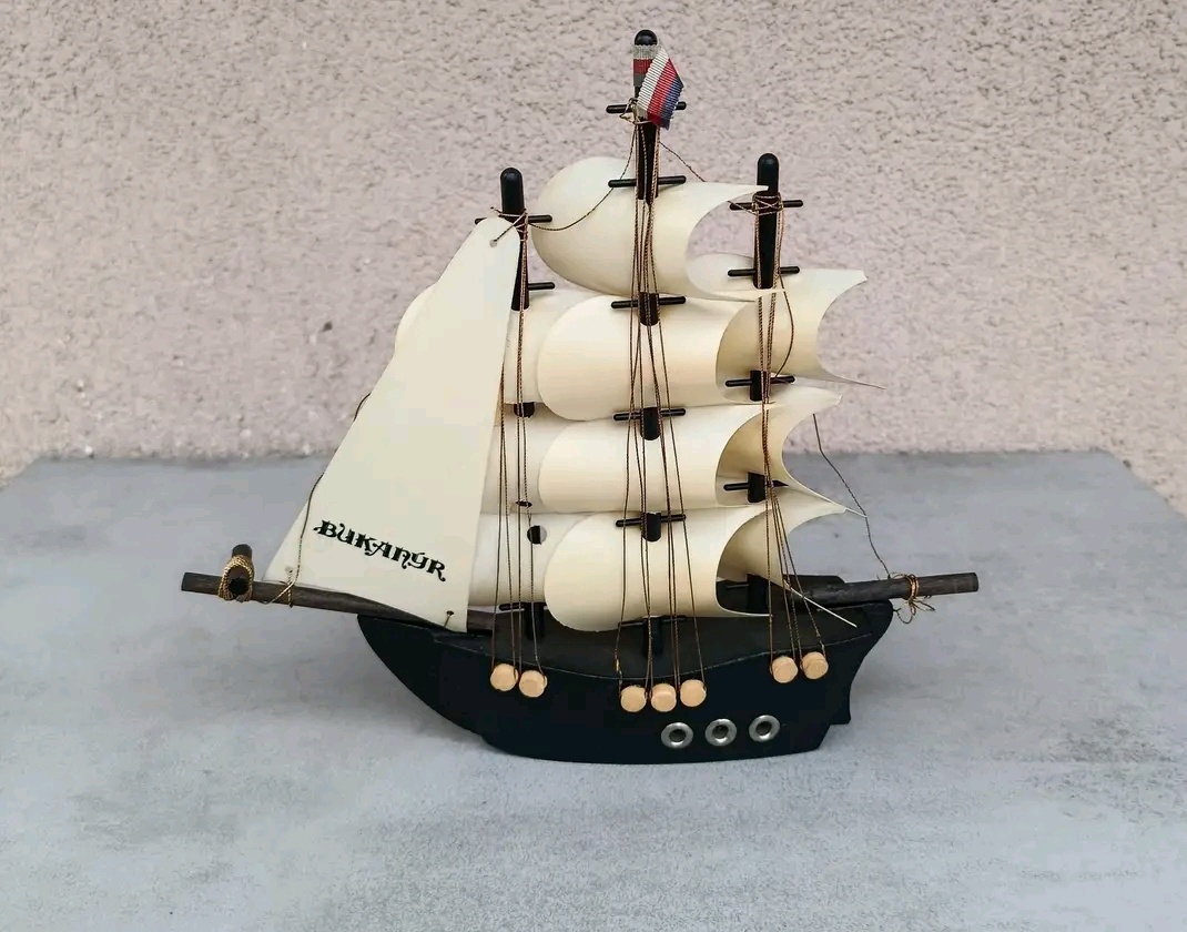 Zberateľské autíčko, loďka. - 2