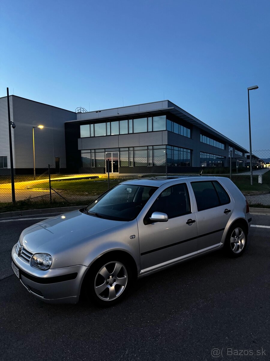 VW Golf IV, 1,4 16V, 55kW, benzín - 2