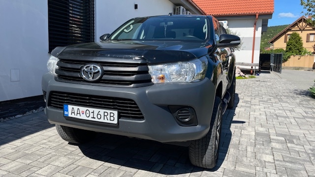 TOYOTA HILUX DC 2.4 I D-4D Live - NA PREDAJ / NA SPLATKY