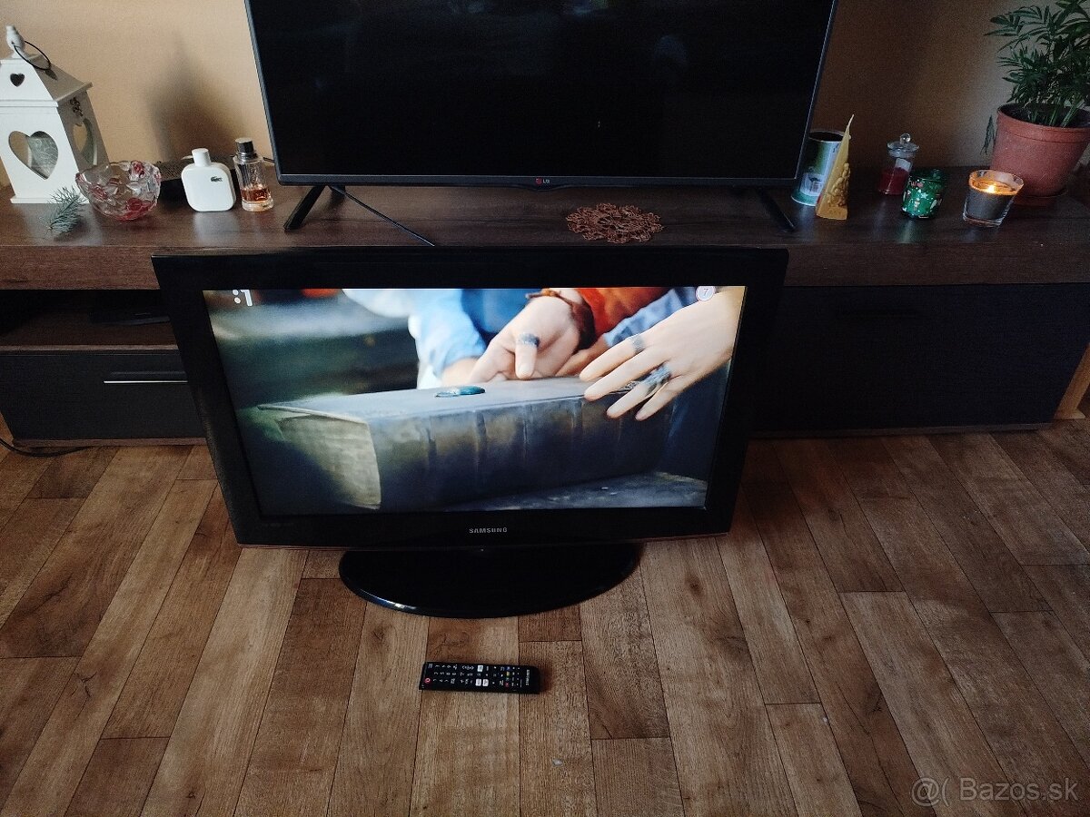 Televízor Samsung 32" 80 cm - 2