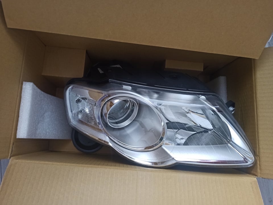 Vw Passat B6 (06-10) predné svetlomety - 2