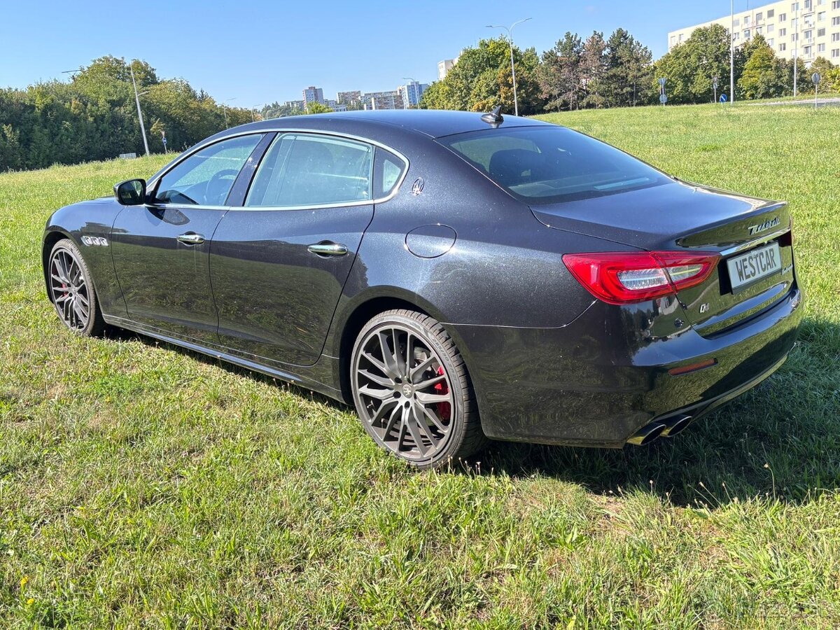 Maserati Quattroporte - 2