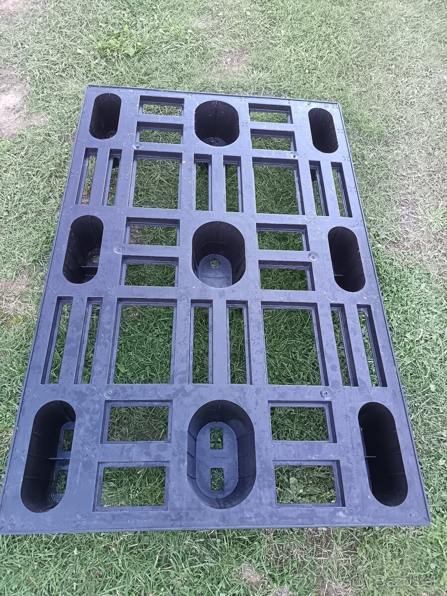 Predám plastové palety.... - 2