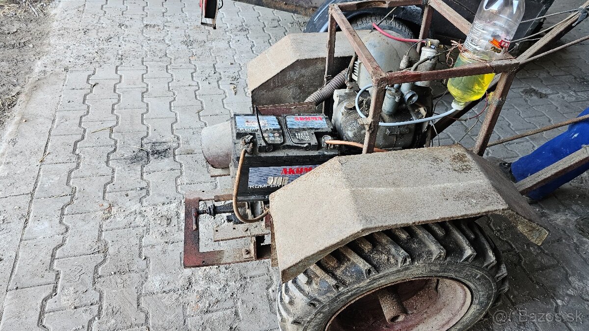 Dvojkolesovy malotraktor - 2