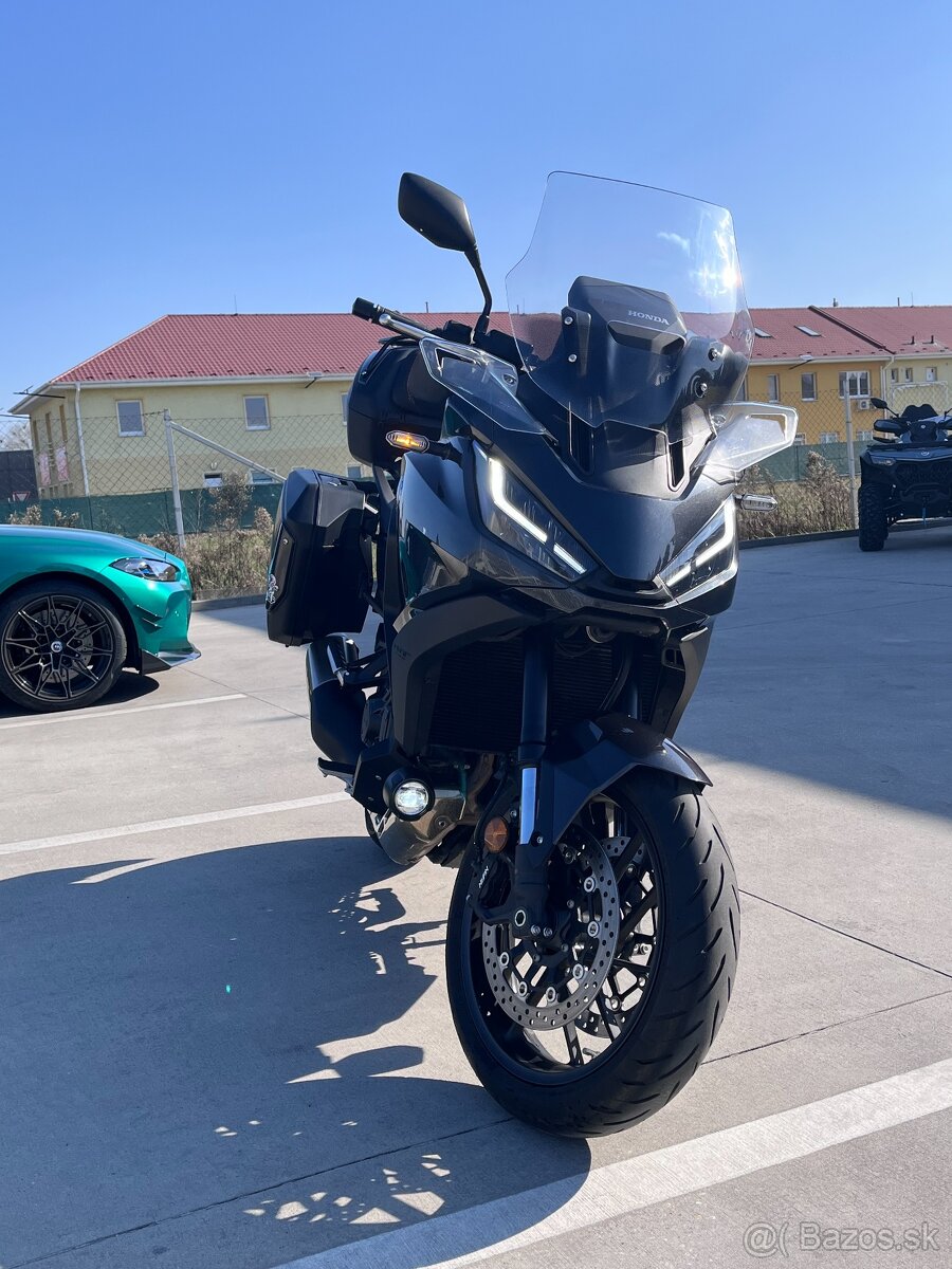 Honda NT1100 DCT - 2