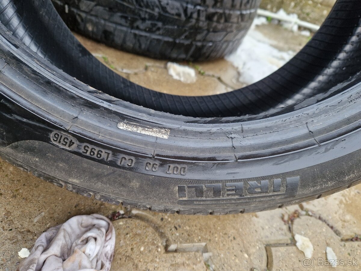 225/45R17 - 2