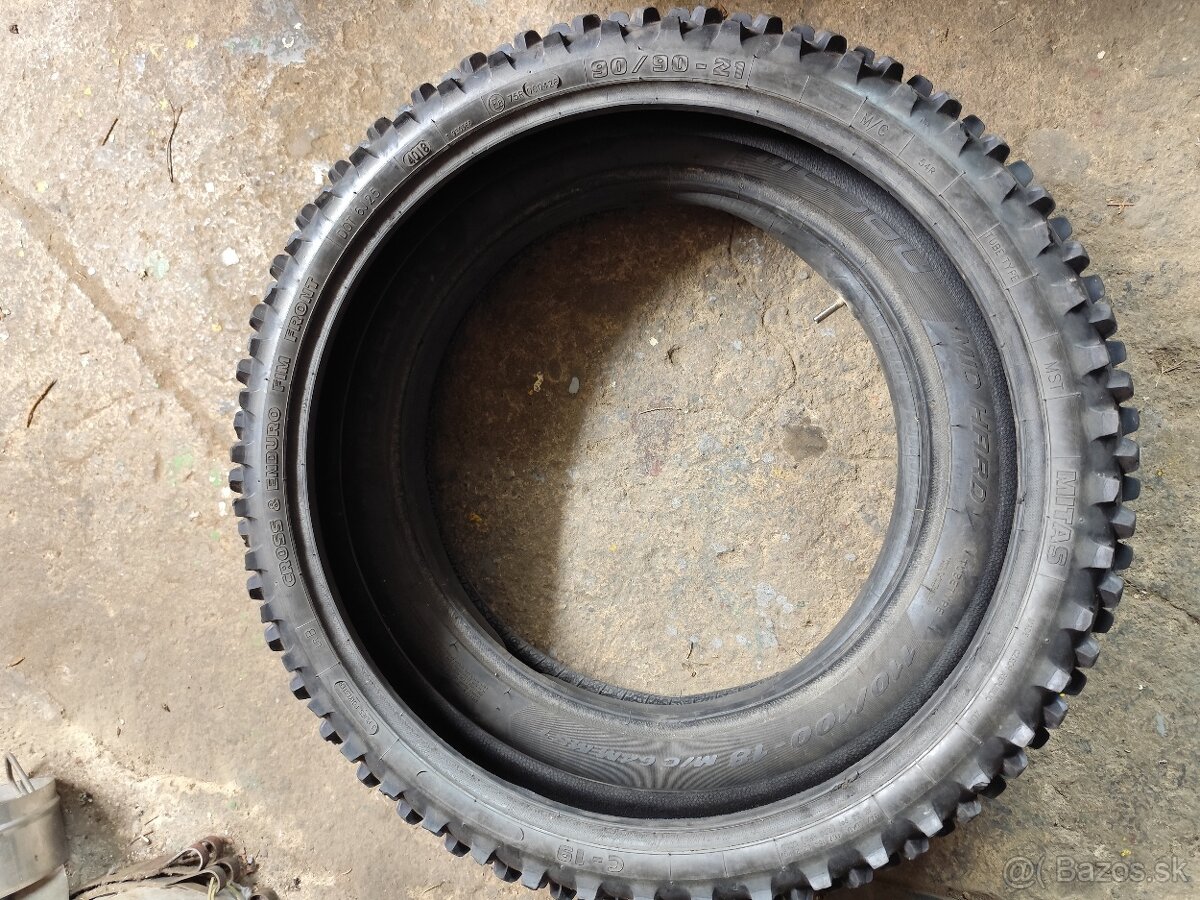 Pneu. 18,21 a 18 tubliss