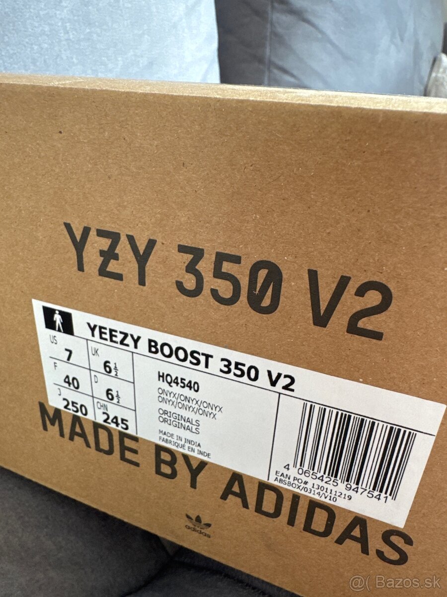 Yeezy 350 v2 us7 onyx - 2