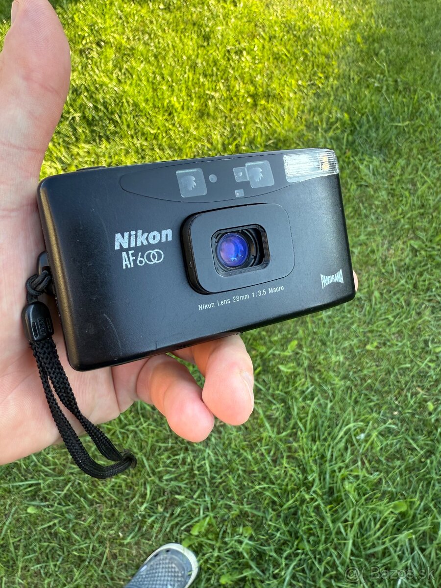 Nikon AF600 - 2