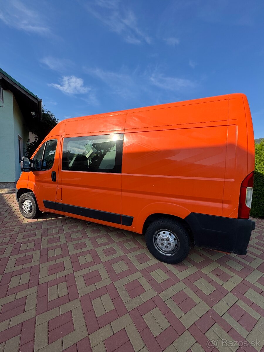 7-miestna dodávka Peugeot Boxer 2019 - 2