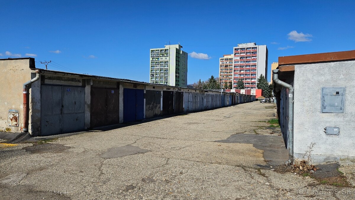 Garáž - strecha nová fólia - 2