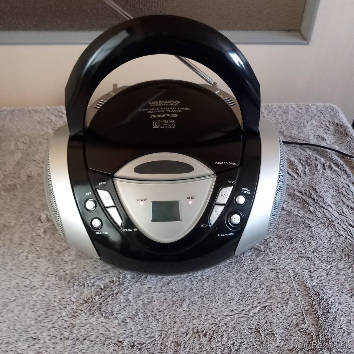 Predám DAEWOO PORTABLE STEREO RÁDIO, CD/MP3 - 2