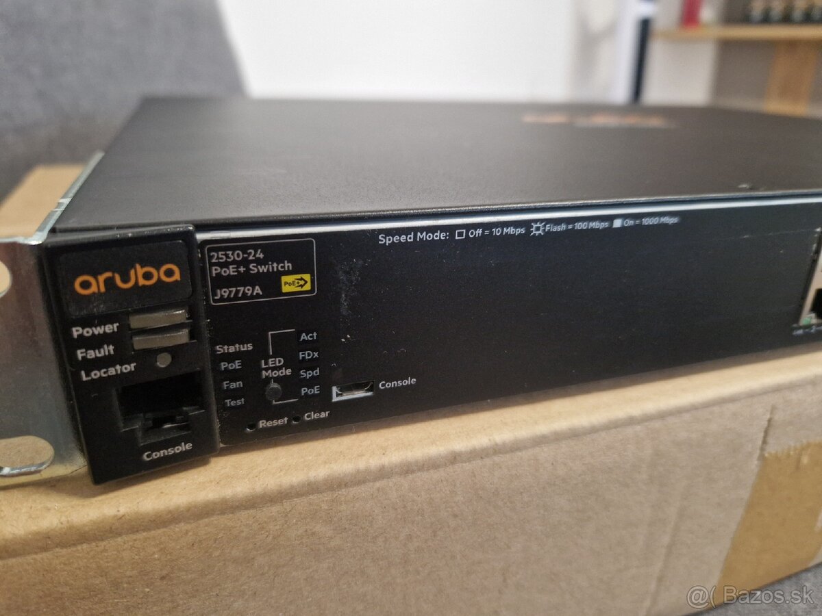 HP 24-portový PoE+ Switch - 2