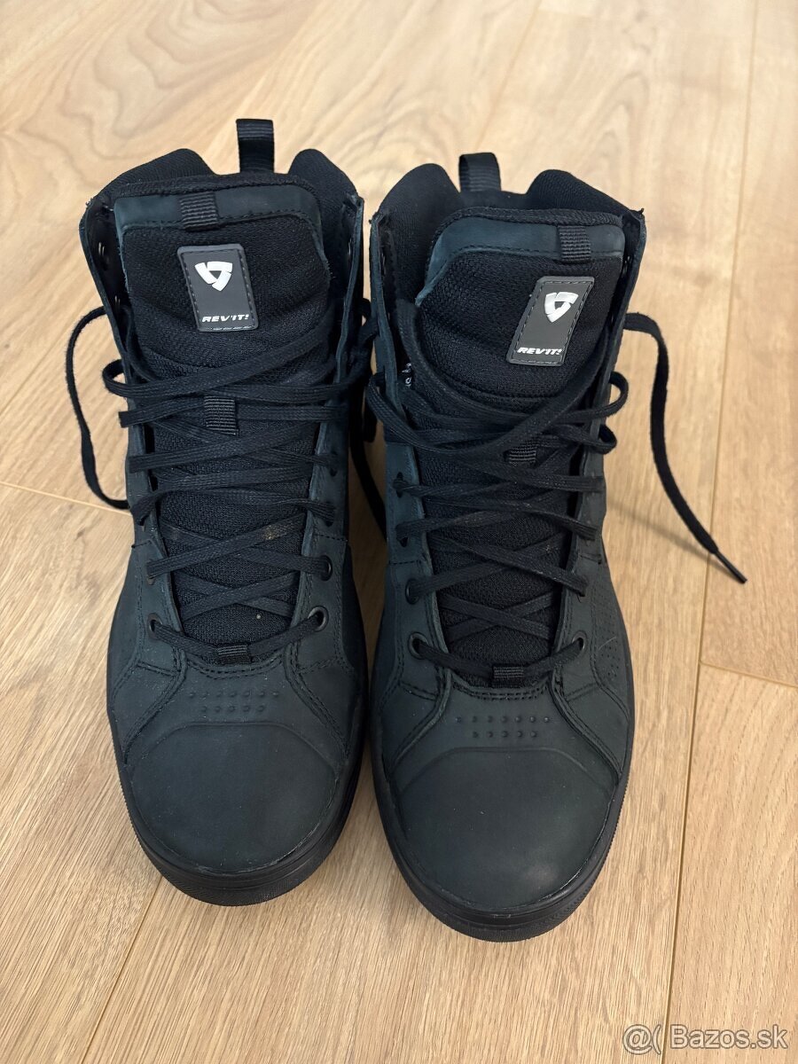 Revit Arrow čierne 42 - 2