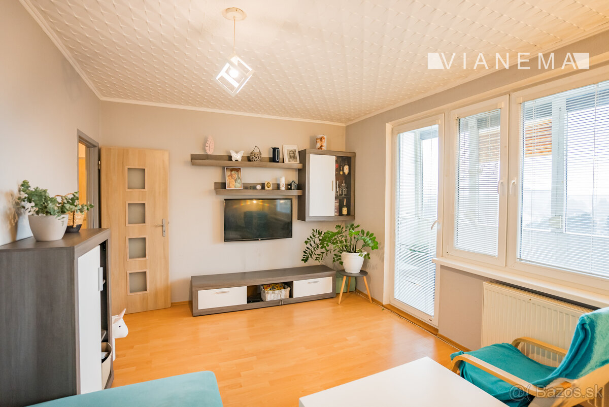 IBA U NÁS Na predaj priestranný 3i byt, 70m2, Trenčín, Hol - 2