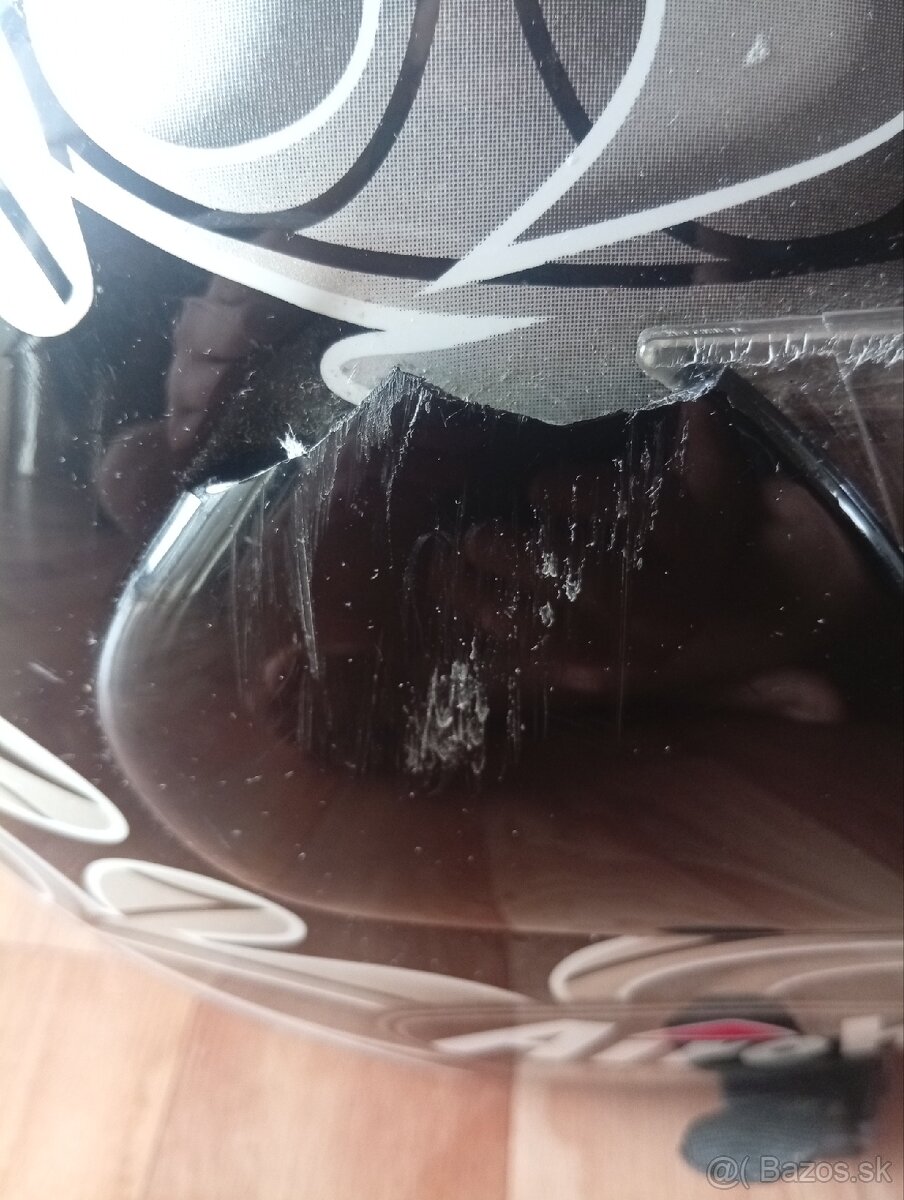 Predaj motokarske prilby - 2