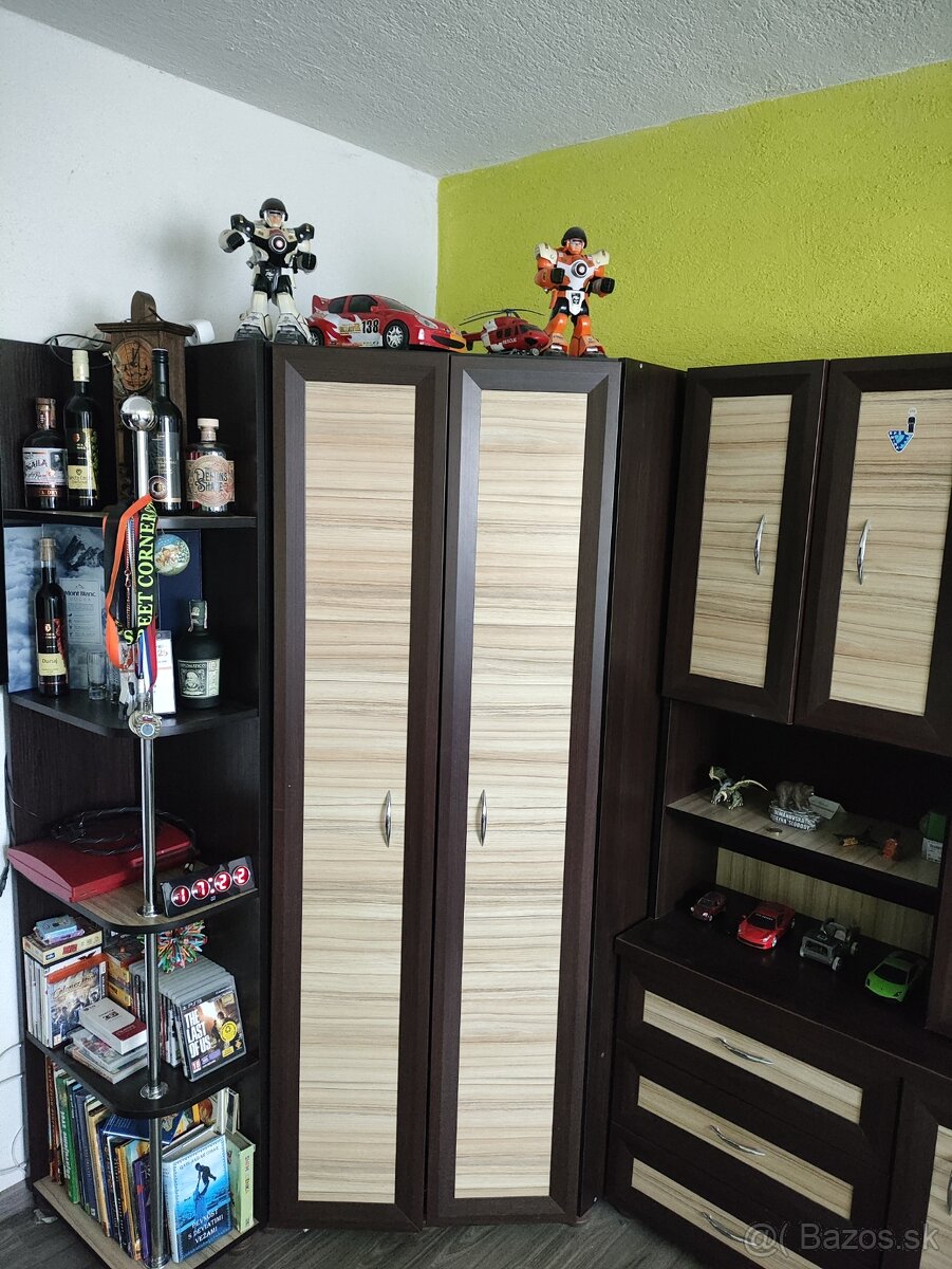 Predám modernú skriňovú zostavu s pracovným stolom - 2