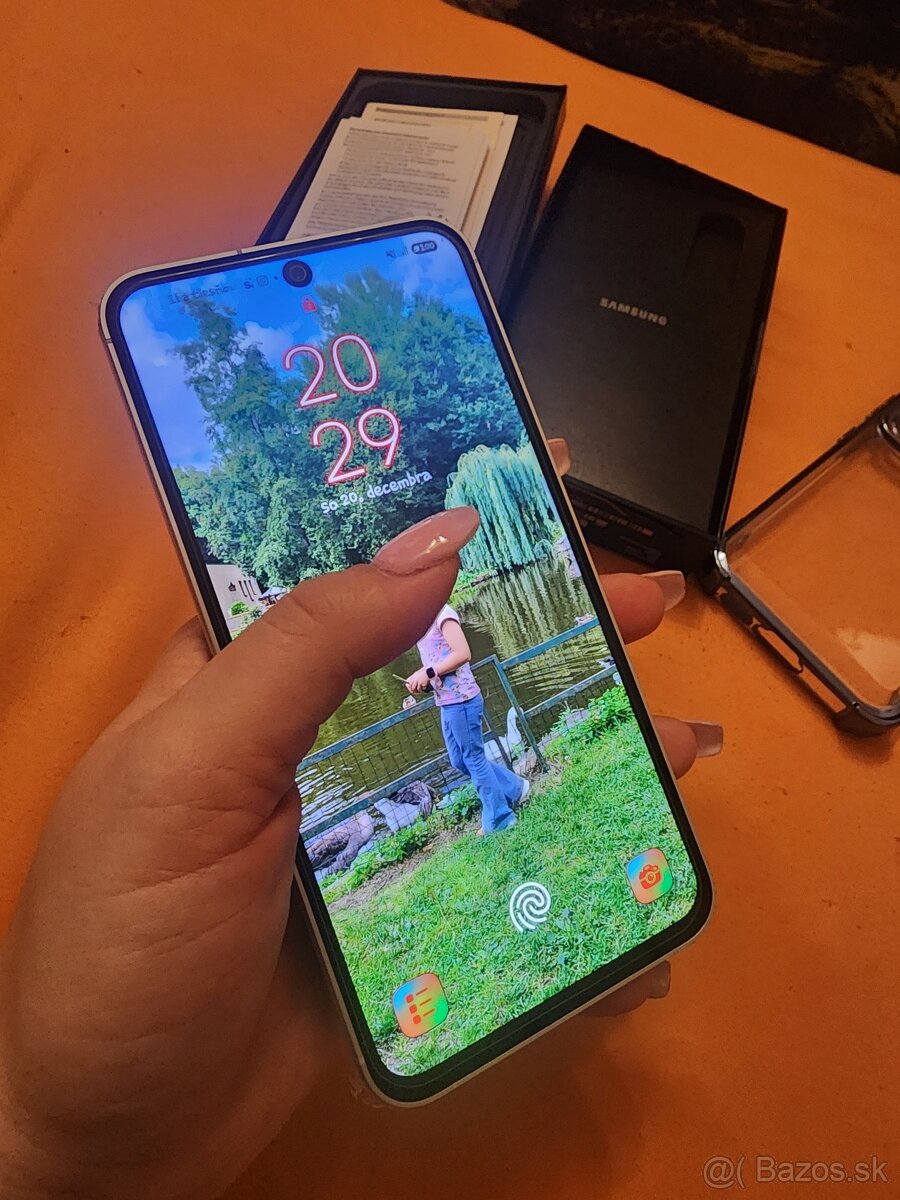 Samsung galaxy s23 FE prakticky novy - 2