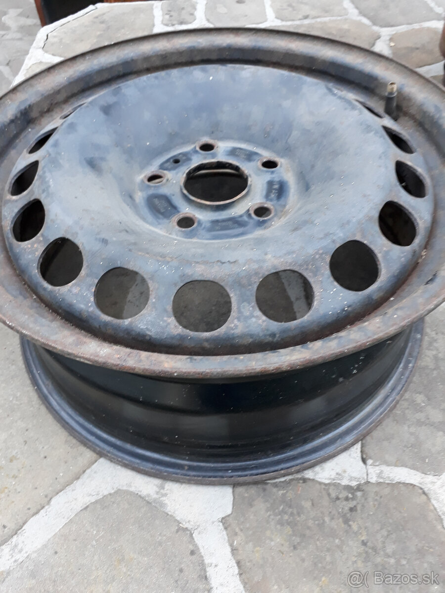 Plechové disky z VW Passat - 2