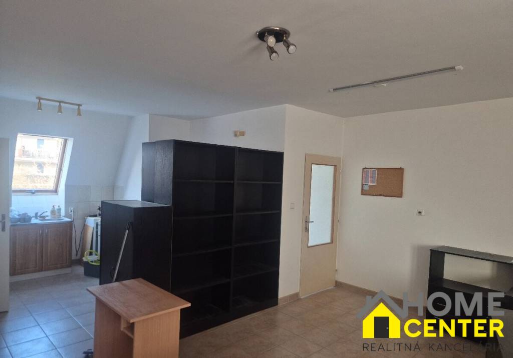 PREDAJ : POLYFUNKČNÝ DOM, KOMÁRNO - 2