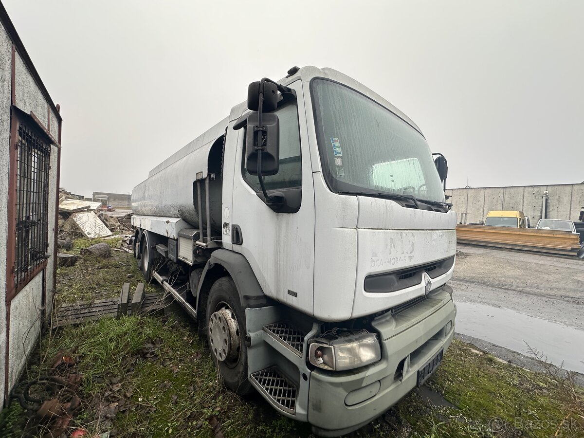 Renault cisterna - 2