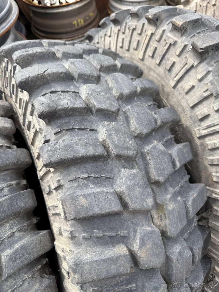 Pneu 35x10.5 r16