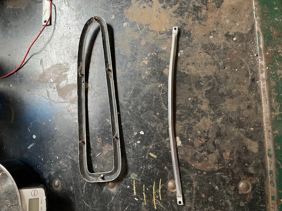 Kúpim lišty do Ľadviniek prednej masky Škoda 445 Spartak - 2