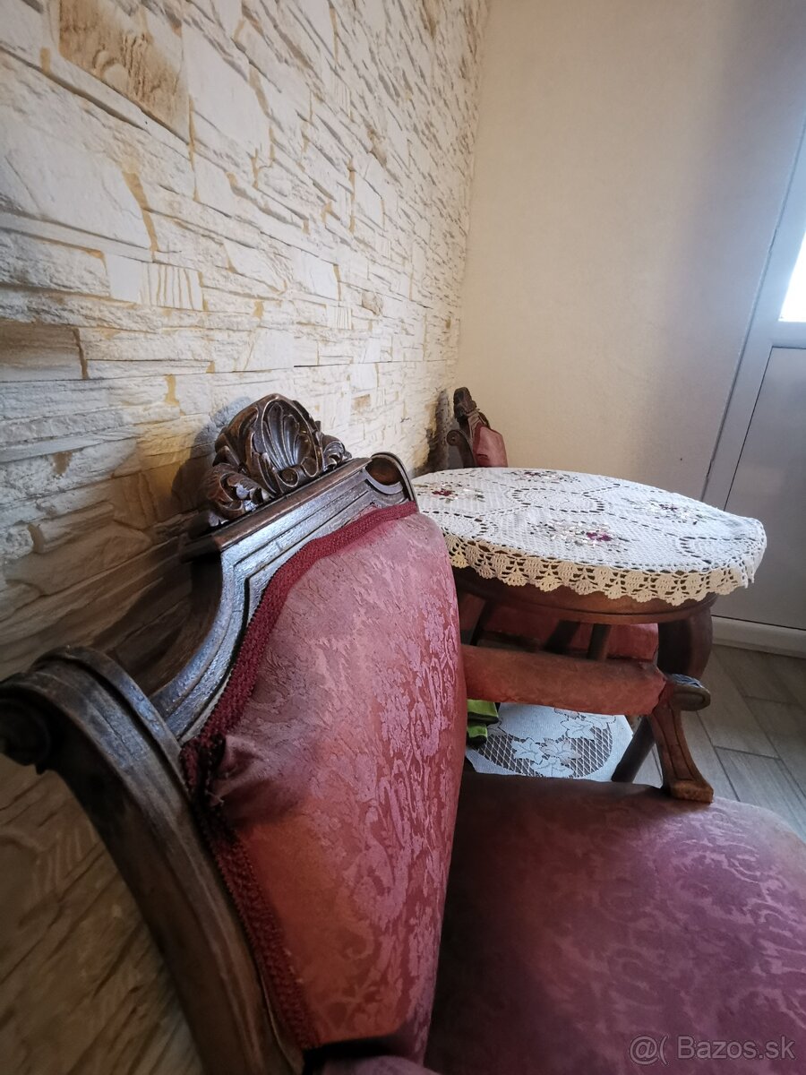 Kreslá z obdobia neorenesancie - 2