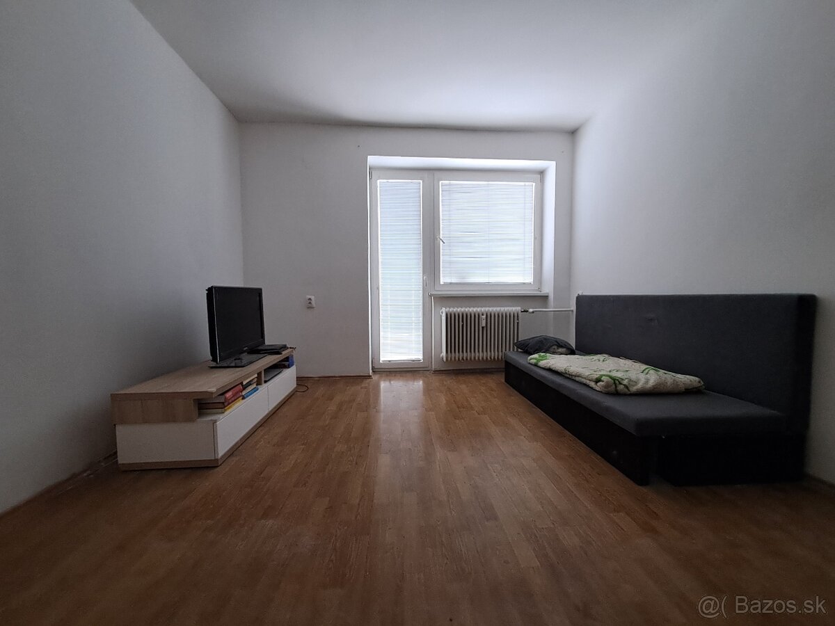 Šikovný 1-izbový byt s novým balkónom – Martin Podháj - 2