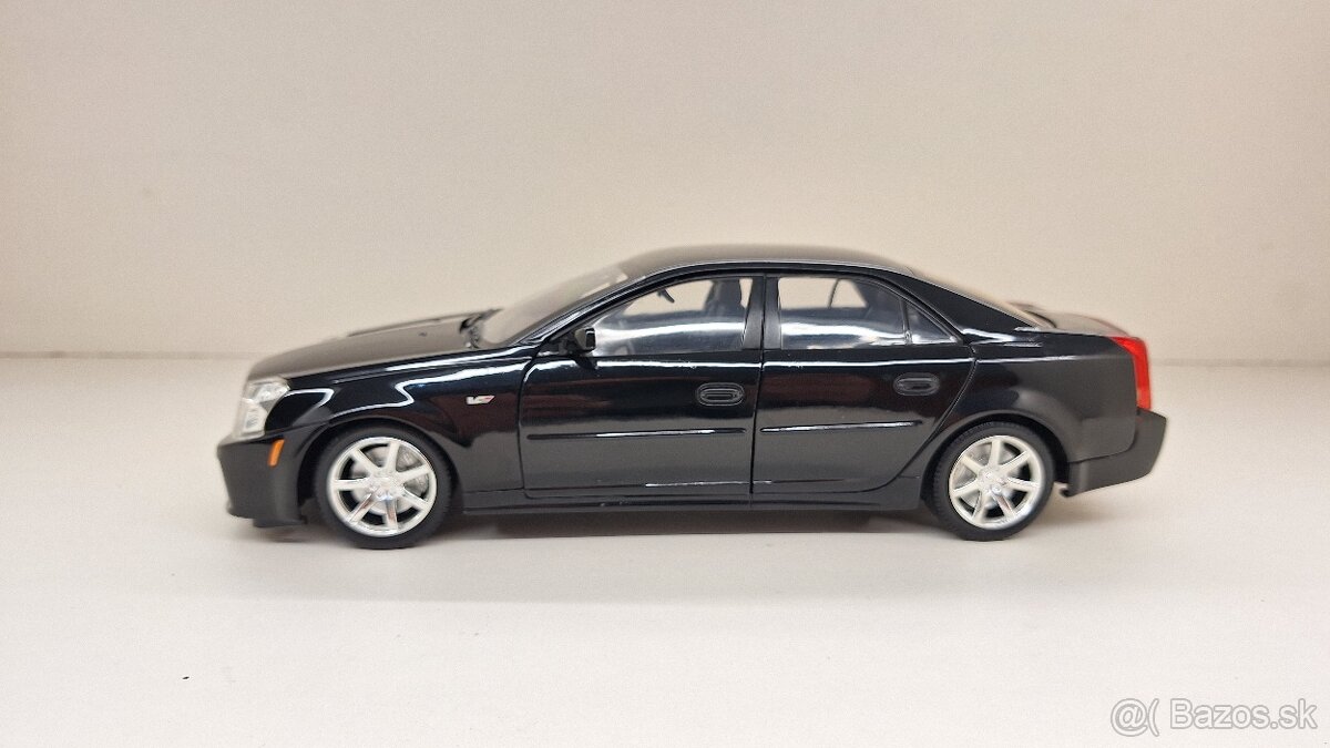 1:18 CADILLAC CTS-V - 2