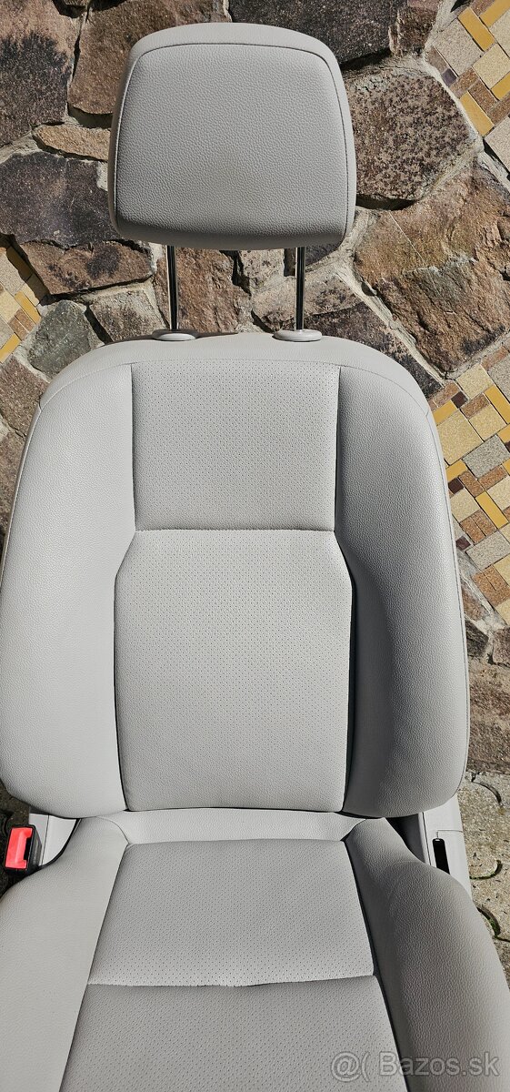 Plne elektrická predná ľavá sedačka, Mercedes w204 od 2007 - 2