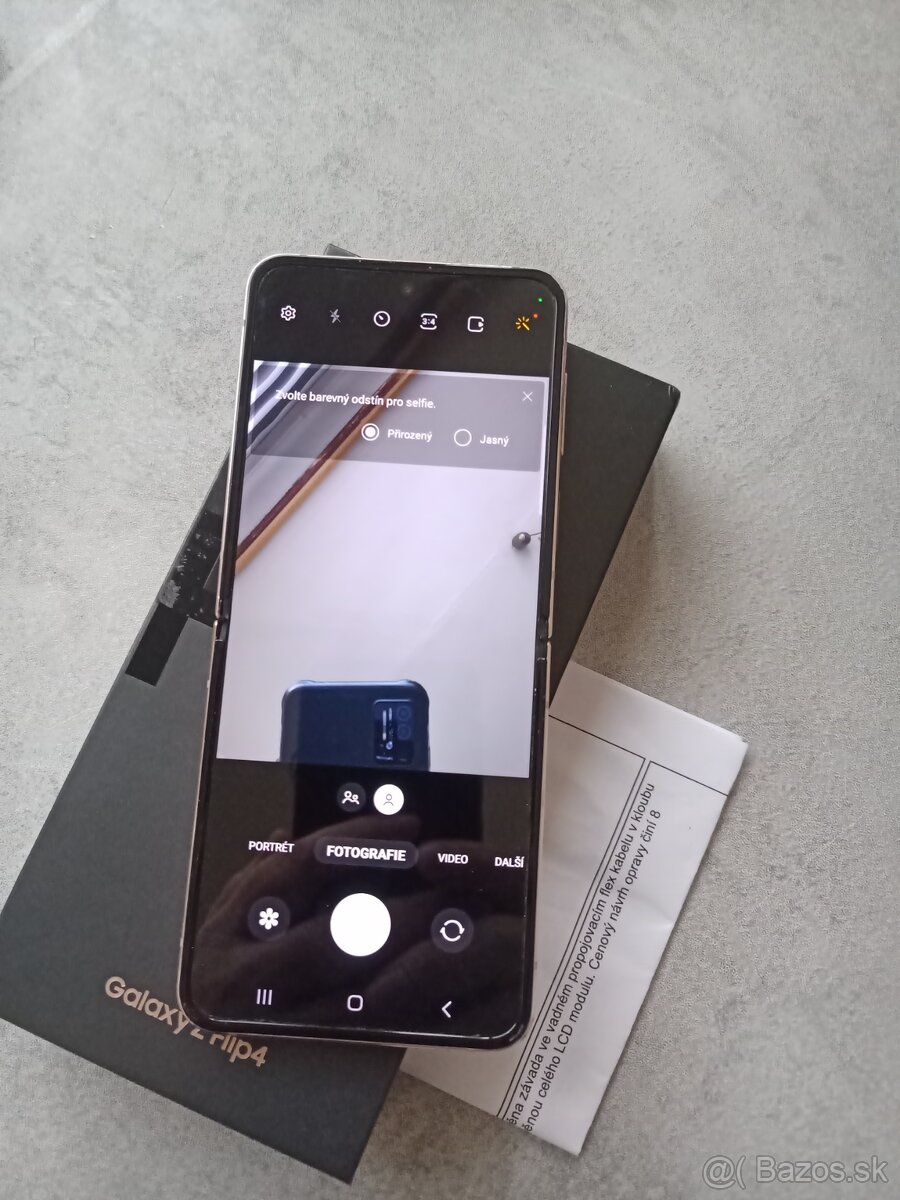 Samsung Galaxy Z Flip 4 - 2