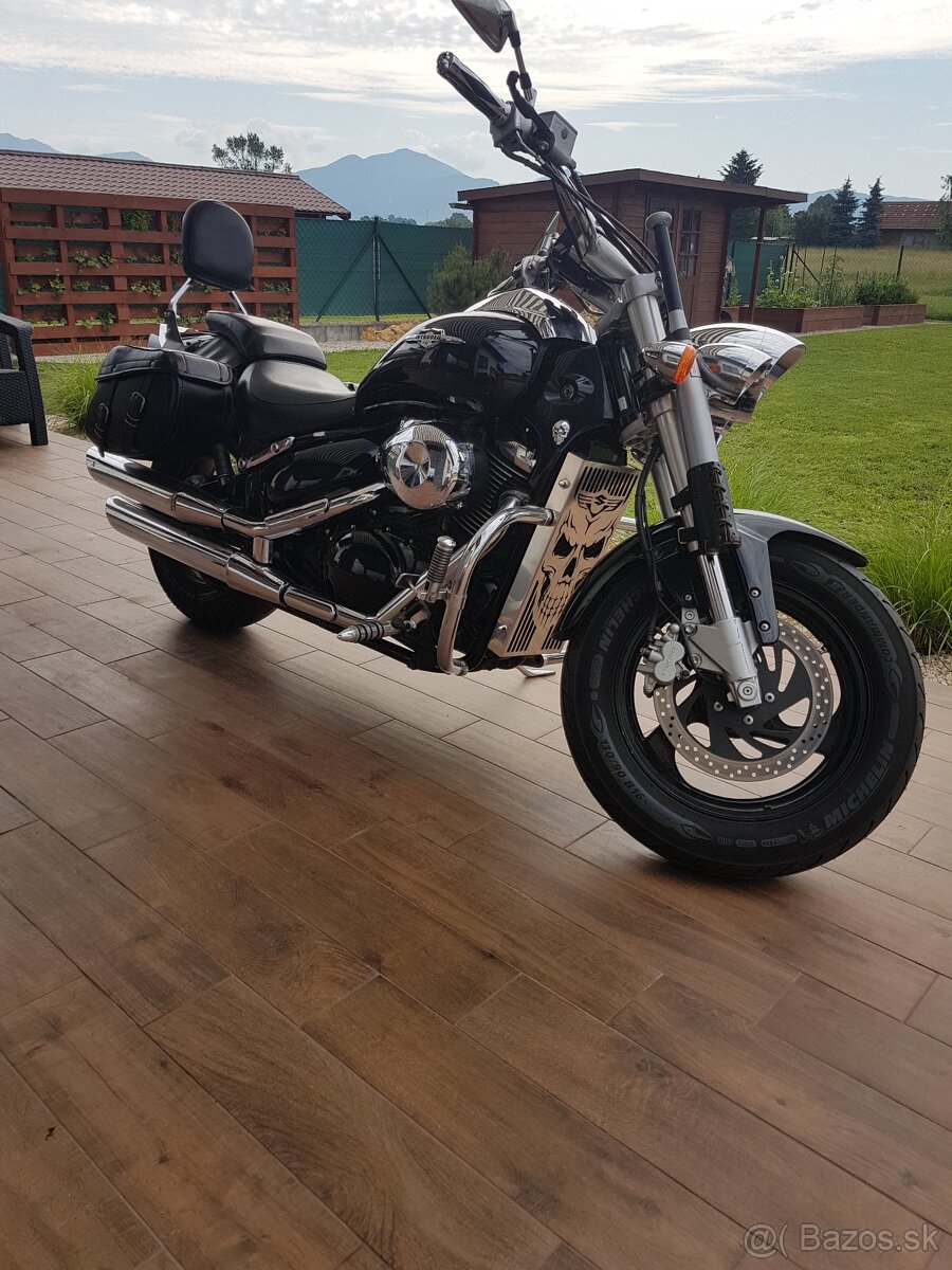 Suzuki intruder - 2